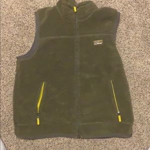 LL bean vest men’s size XL